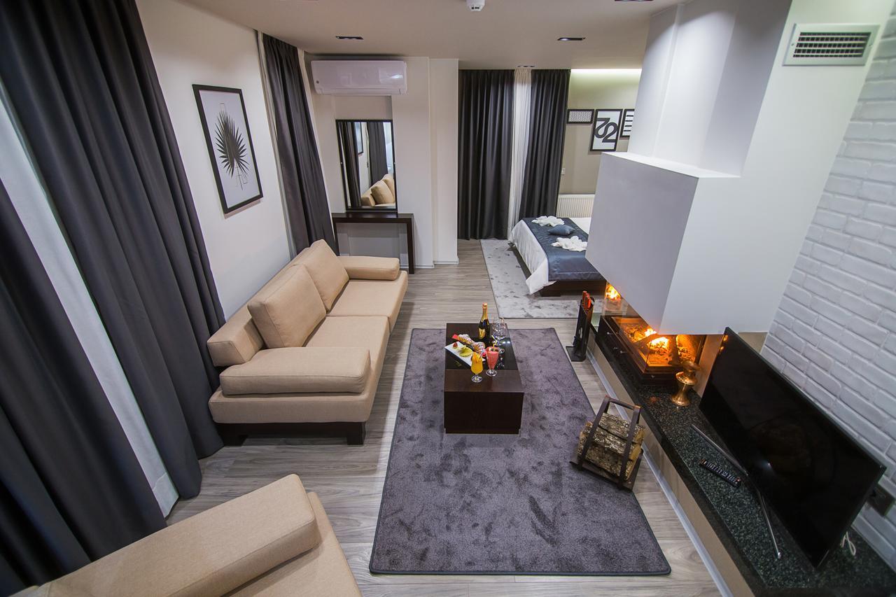 Hotel Regal Корча Экстерьер фото